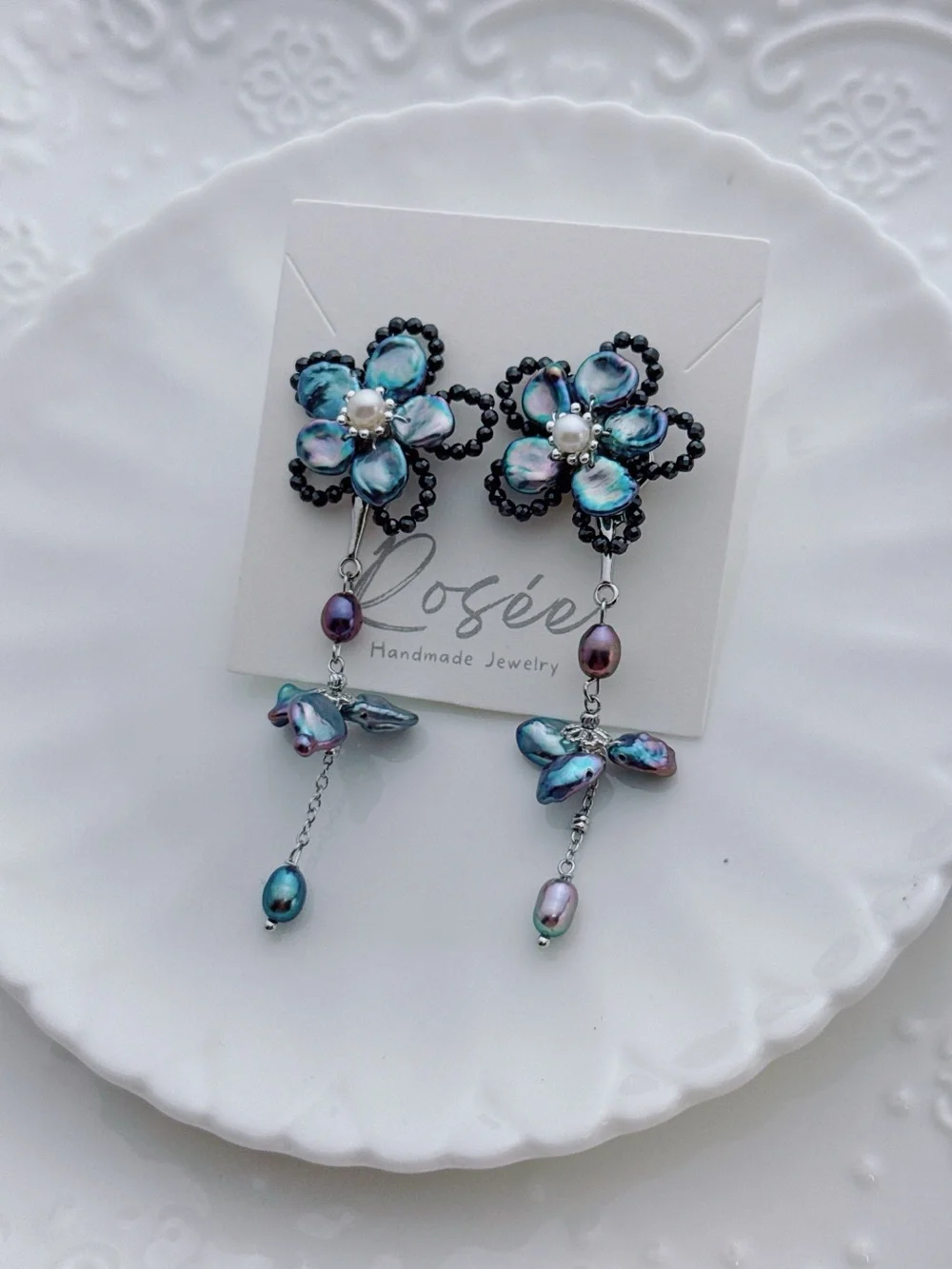26E516 Handmade Freshwater Baroque Pearl Black Spinel Flower Dangling Earrings